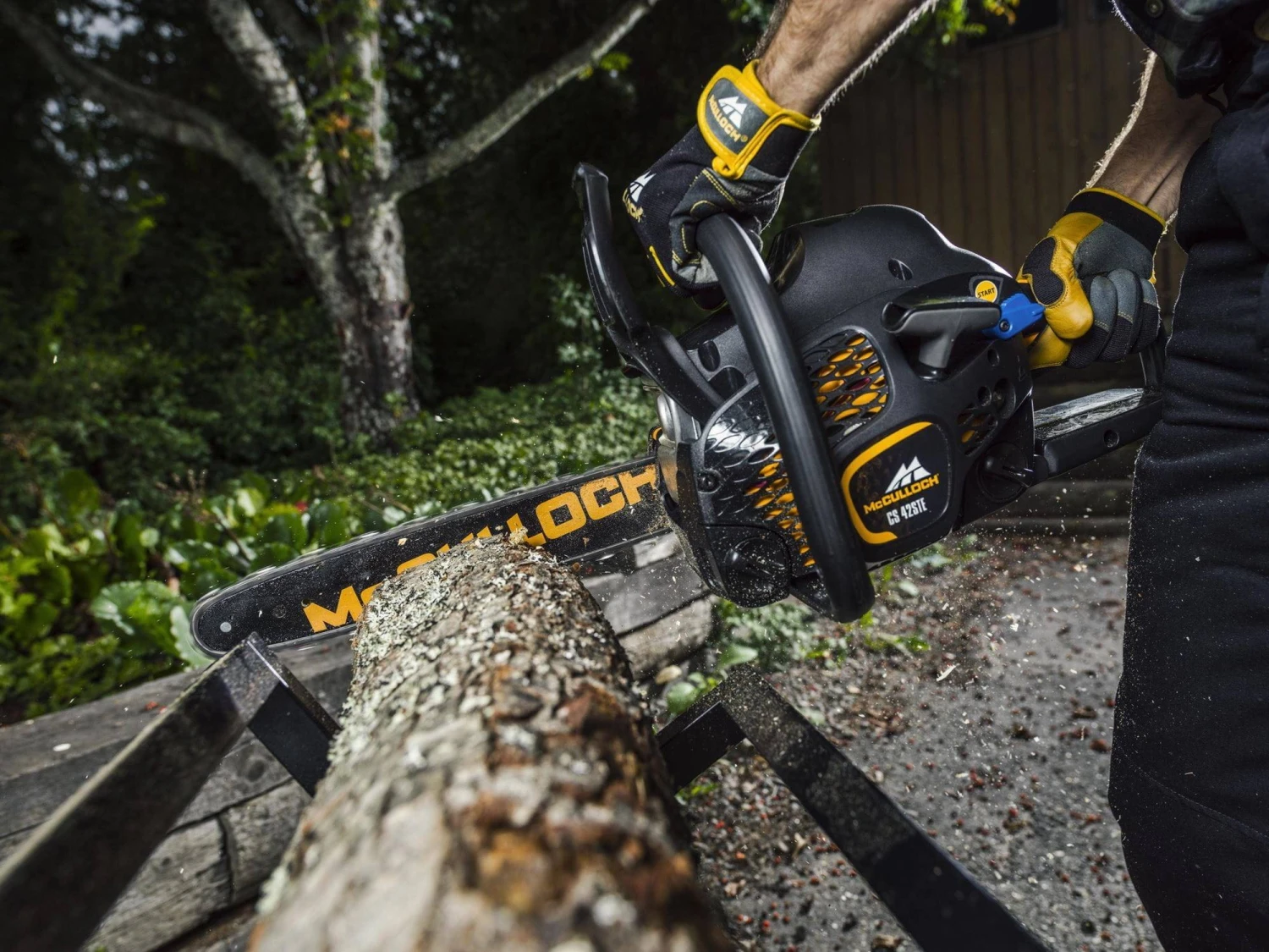 Mcculloch CS 42STE Petrol Chainsaw - Image 4