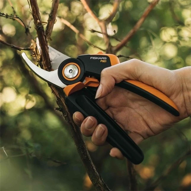 Fiskars X-series PowerGear Pruner Bypass M P921 - Image 2