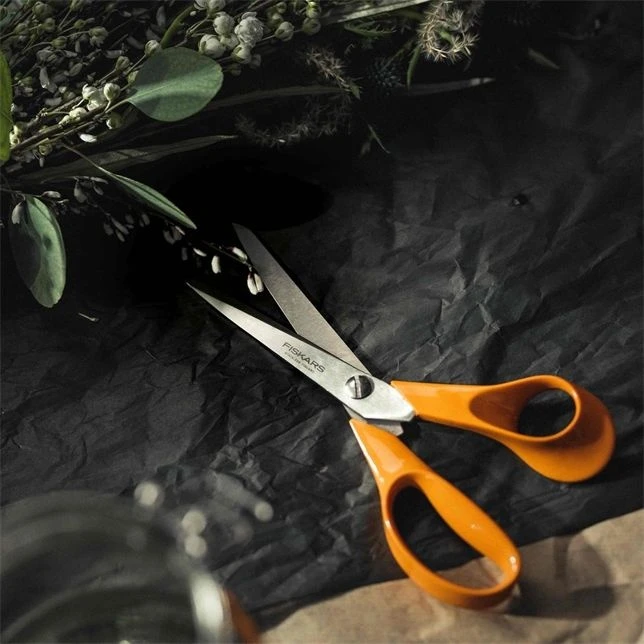 Fiskars Classic Garden Scissors 21cm - Image 3